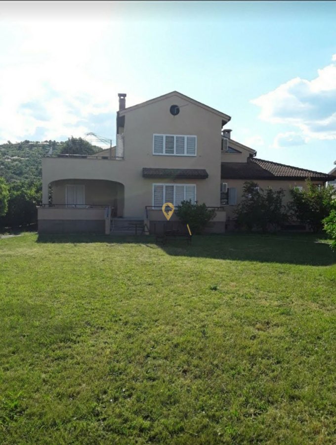 Kuća, 500 m², Donja Gorica, Podgorica