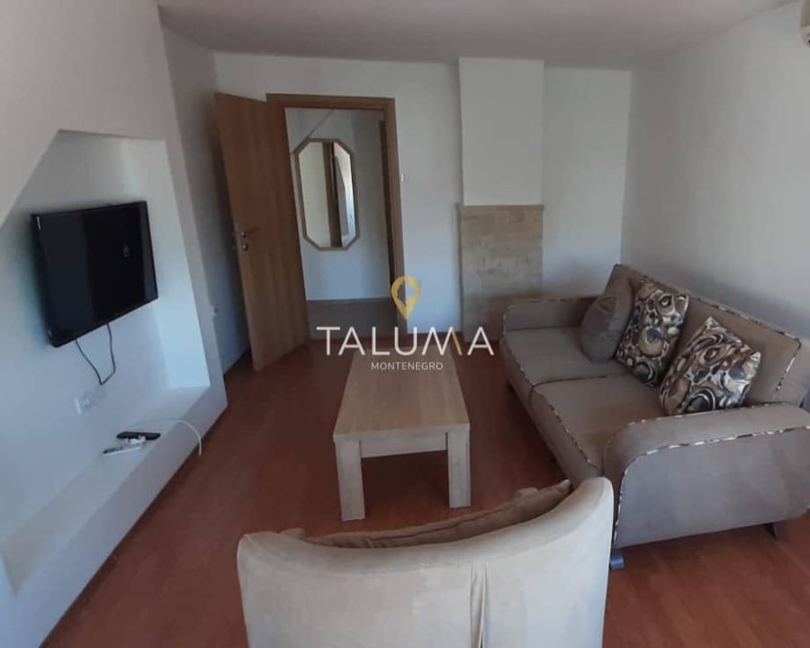 Trosoban stan, 75 m², Podgorica, centar