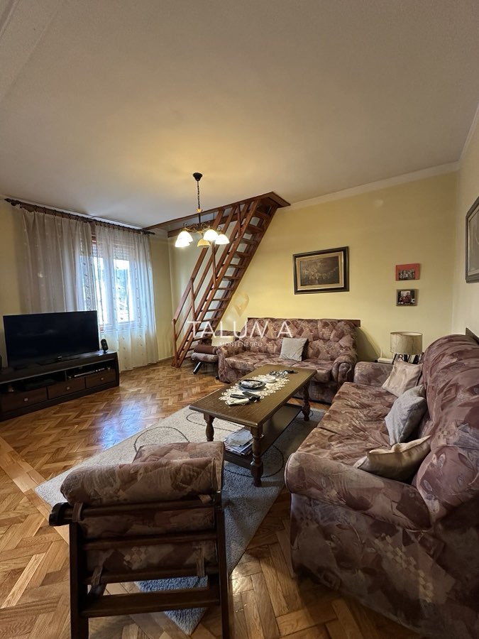 Trosoban stan, 132 m², Podgorica, centar