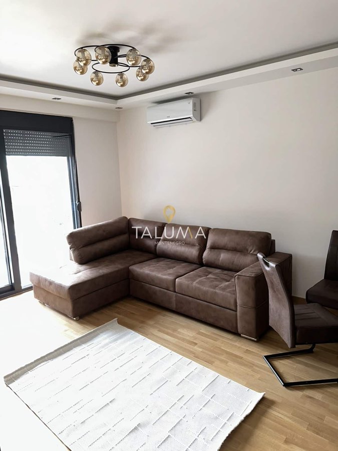 Jednosoban stan, 61 m², Pobrežje, Podgorica