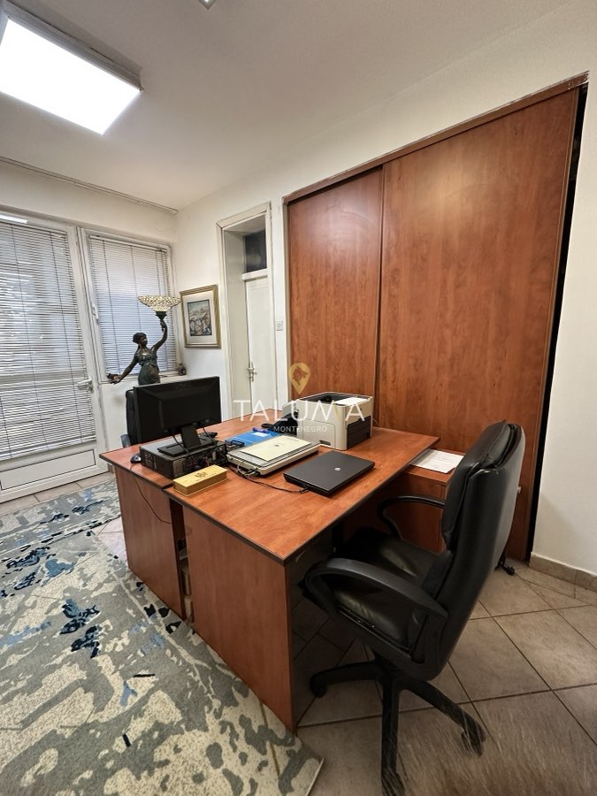 Poslovni prostor, 30 m², Podgorica, centar