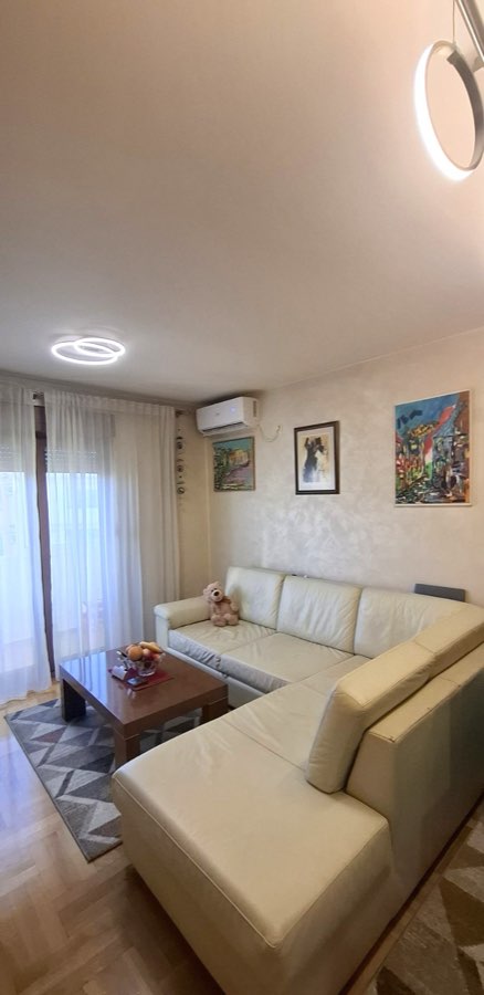Dvosoban stan, 67 m², Stari Aerodrom, Podgorica