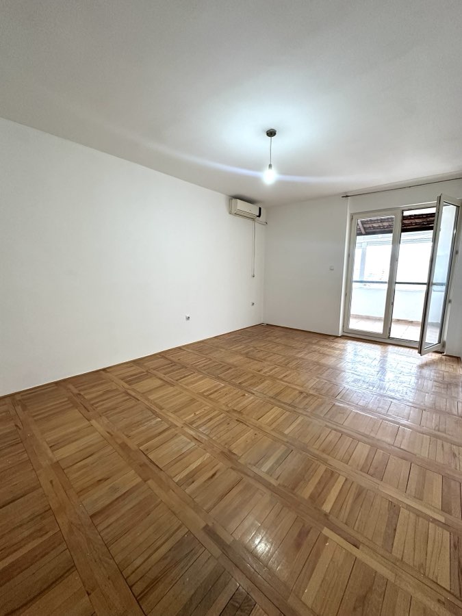 Jednosoban stan, 55 m², Stari Aerodrom, Podgorica