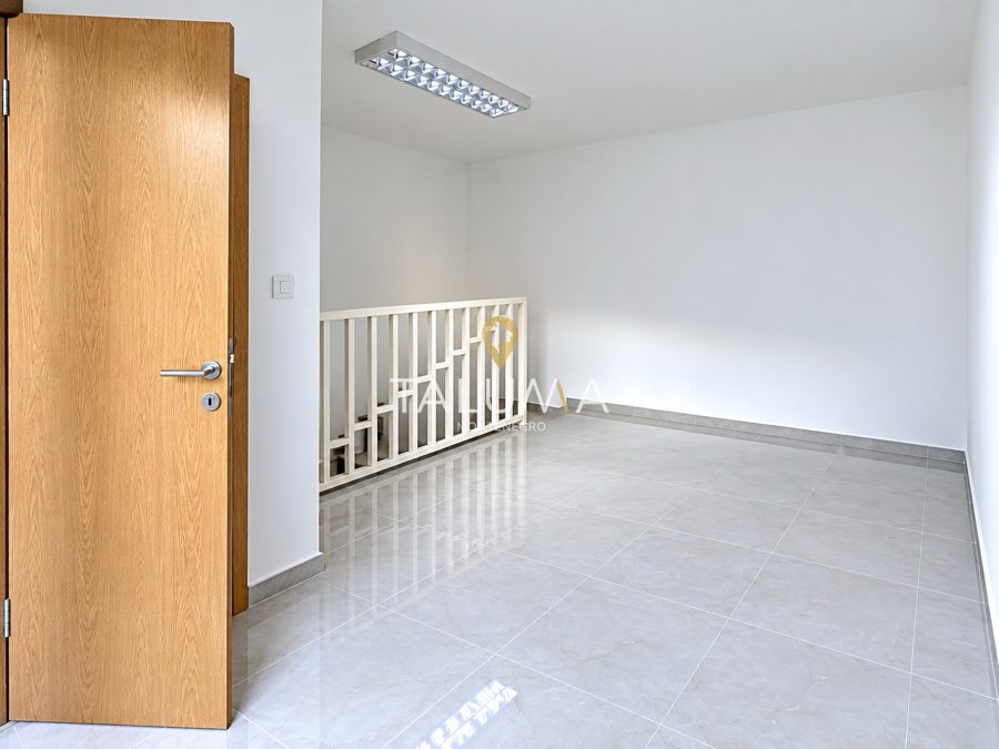 Poslovni prostor, 64 m², Pobrežje, Podgorica