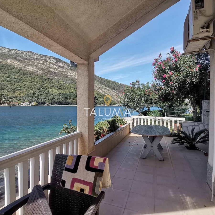 Kuća, 240 m², Lepetane, Tivat – fotografija 3