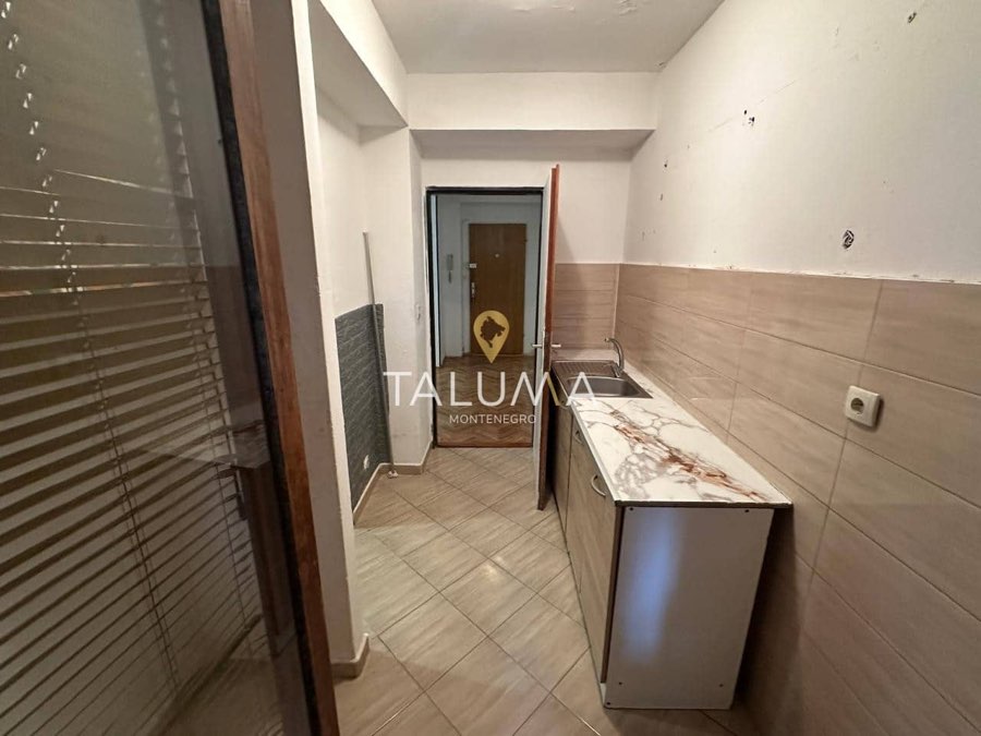 Četvorosoban stan, 95 m², Makedonsko naselje, Bar – fotografija 2