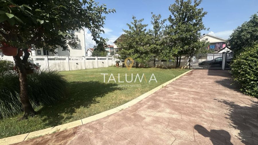 Kuća, 405 m², Stari Aerodrom, Podgorica – fotografija 3