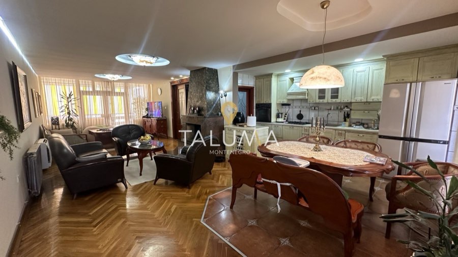 Kuća, 405 m², Stari Aerodrom, Podgorica – fotografija 5