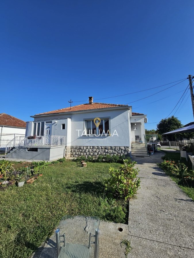 Kuća, 140 m², Masline, Podgorica
