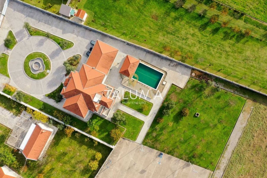 Zgrada spolja – Kuća, 560 m², Begovine, Danilovgrad (ML 1191)