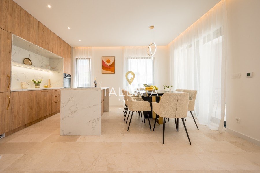 Kuća, 250 m², Mrčevac, Tivat – fotografija 4