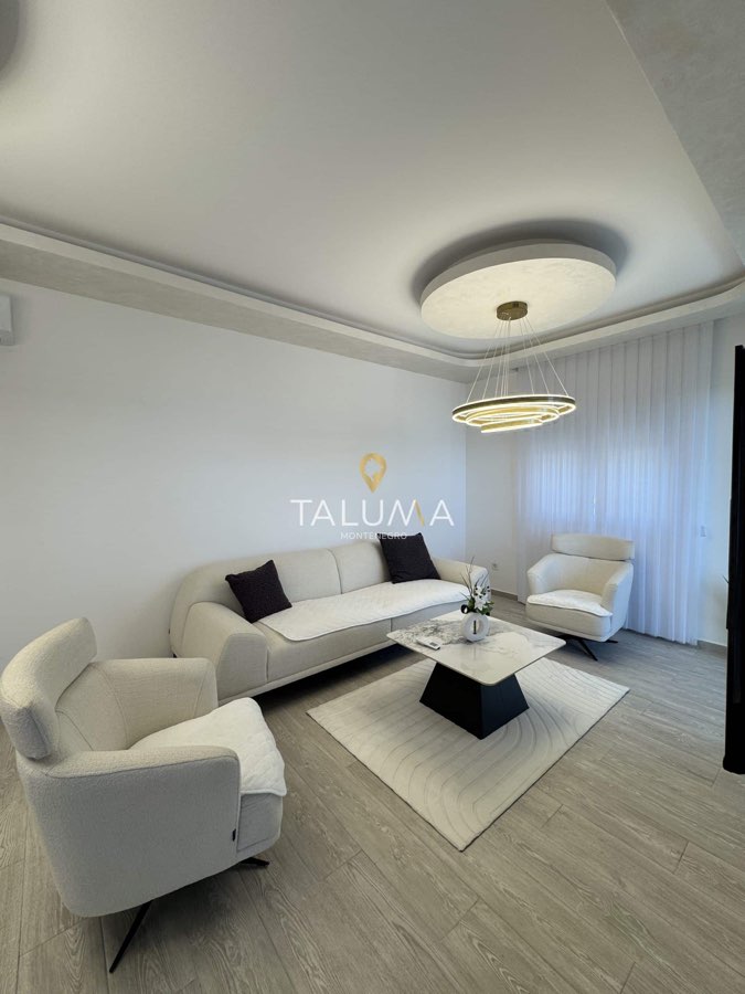 Dnevni boravak – Dvosoban stan, 74 m², Bečići, Budva (ML 1324)