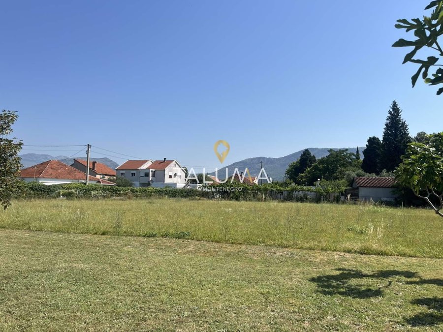 Plac, 824 m², Masline, Podgorica