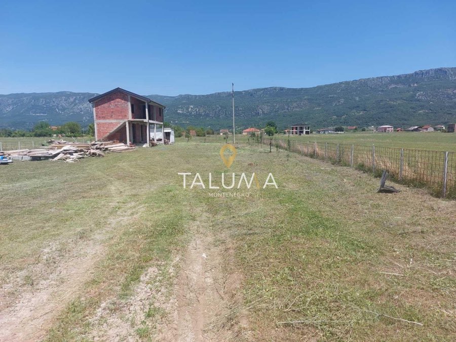Plac, 1.500 m², Pričelje, Podgorica – fotografija 2