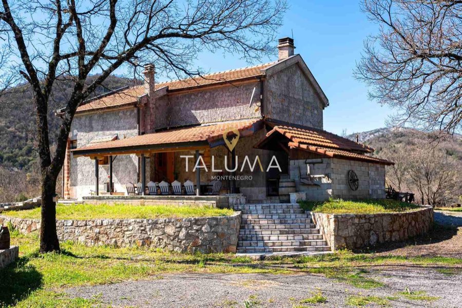 Kuća, 190 m², Rijeka Crnojevića, Cetinje