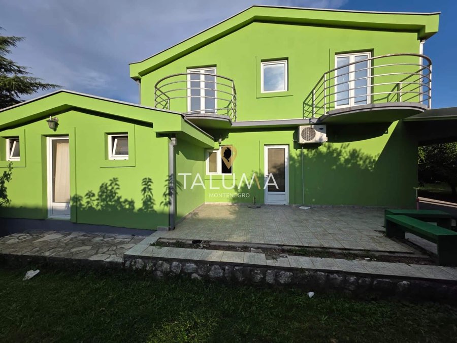 Kuća, 200 m², Zagorič, Podgorica