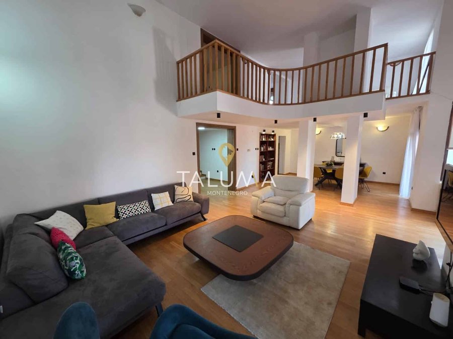 Četvorosoban stan, 300 m², Gorica C, Podgorica – fotografija 2