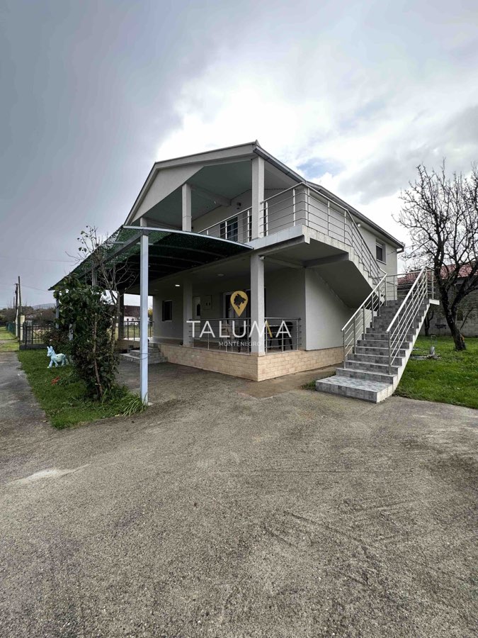Kuća, 216 m², Spuž, Danilovgrad