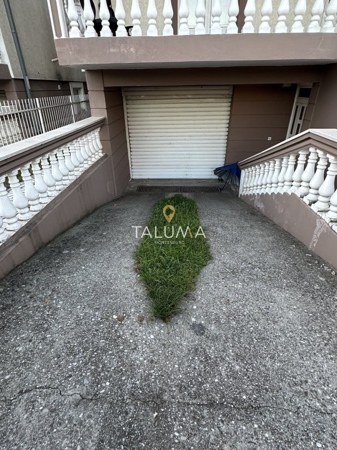 Kuća, 360 m², Momišići, Podgorica – fotografija 2