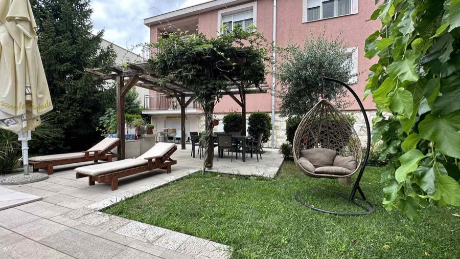 Kuća, 340 m², Gorica C, Podgorica – fotografija 3