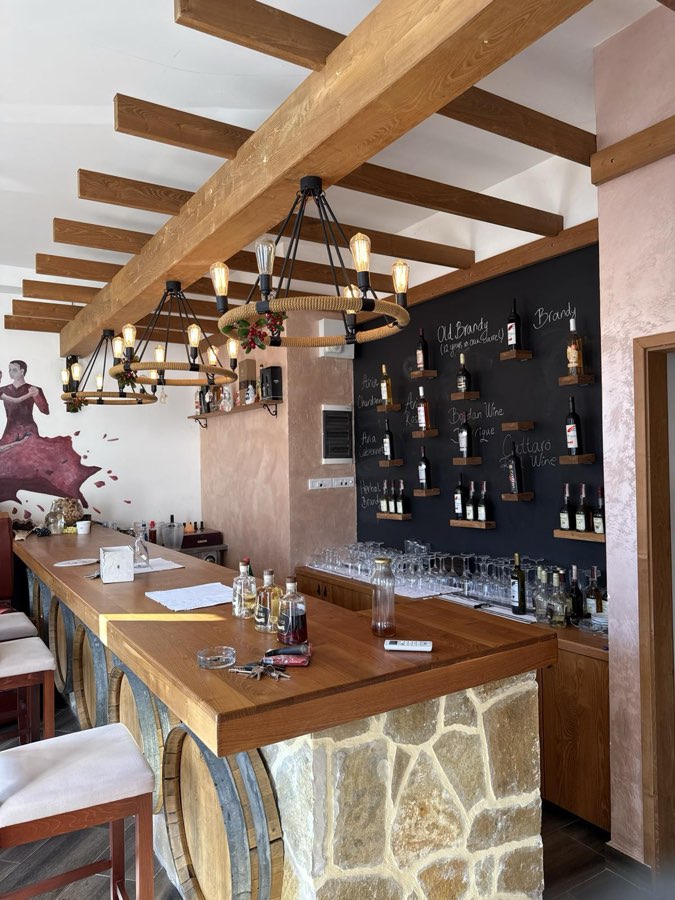 Poslovni prostor, 96 m², Rijeka Crnojevića, Cetinje