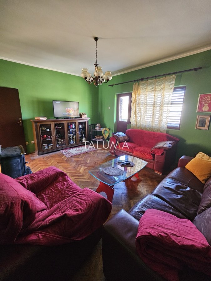 Kuća, 300 m², Masline, Podgorica – fotografija 2
