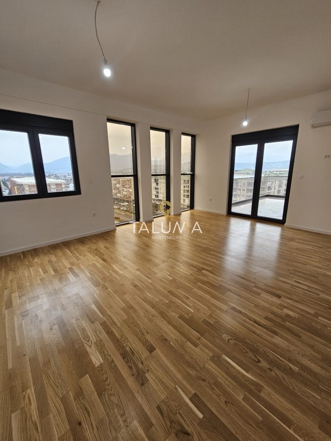Četvorosoban stan, 269 m², Stari Aerodrom, Podgorica