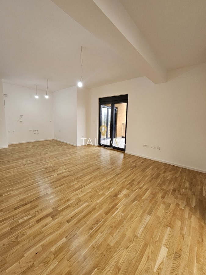 Četvorosoban stan, 269 m², Stari Aerodrom, Podgorica – fotografija 3