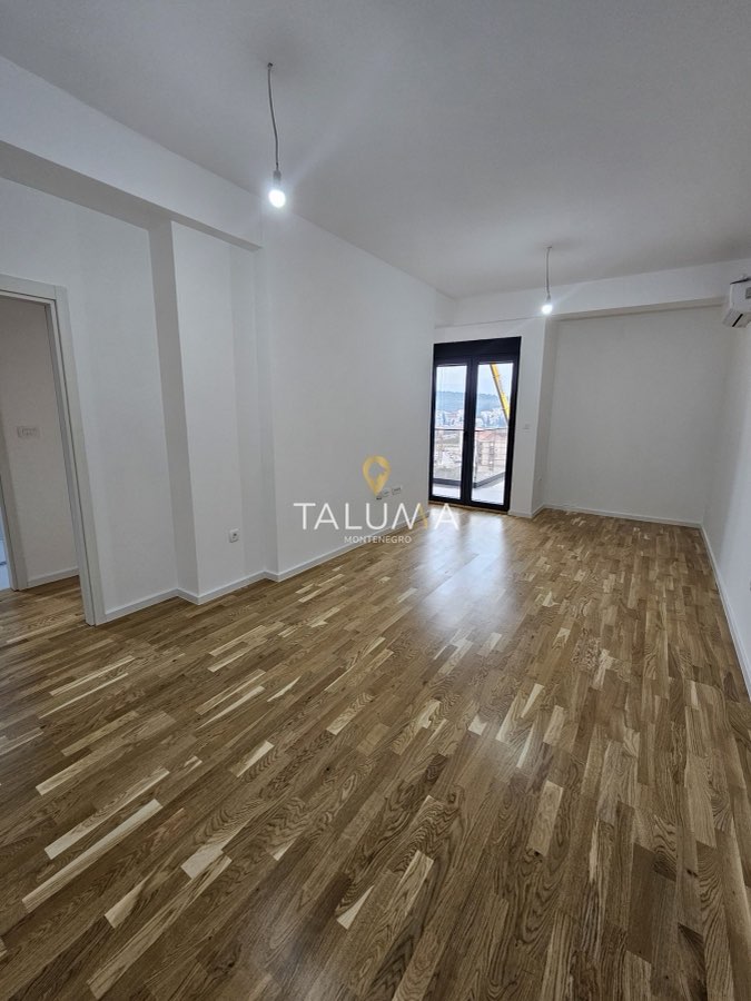 Četvorosoban stan, 269 m², Stari Aerodrom, Podgorica – fotografija 4