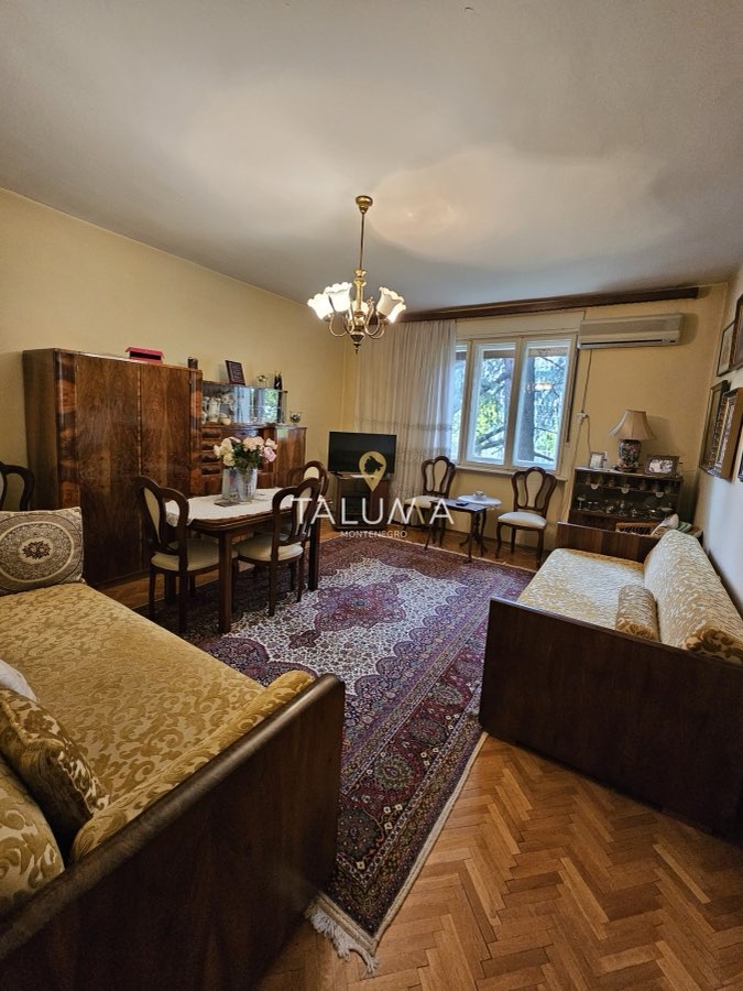 Dvosoban stan, 90 m², Podgorica, centar