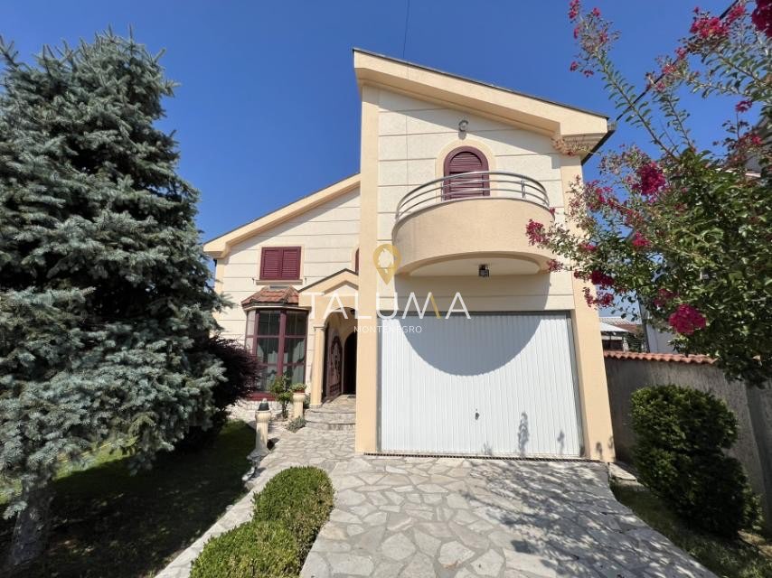Kuća, 200 m², Donja Gorica, Podgorica