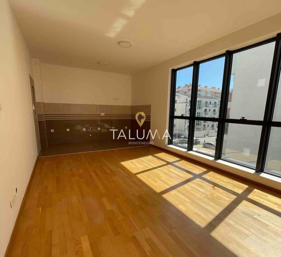 Dvosoban stan, 74 m², Stari Aerodrom, Podgorica