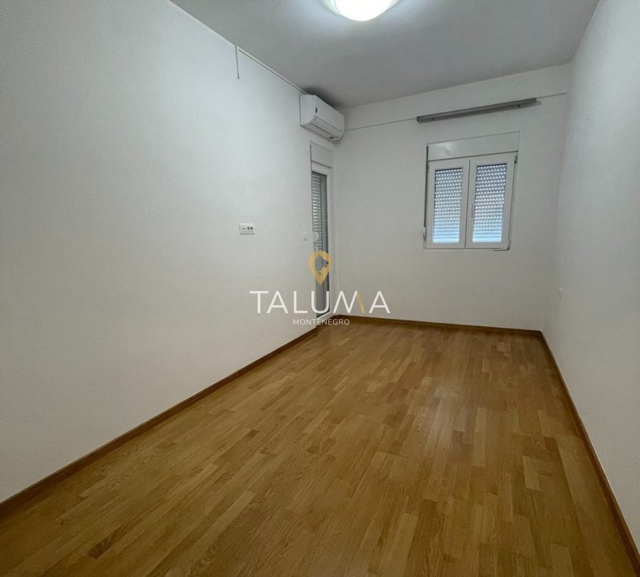 Dvosoban stan, 74 m², Stari Aerodrom, Podgorica – fotografija 4