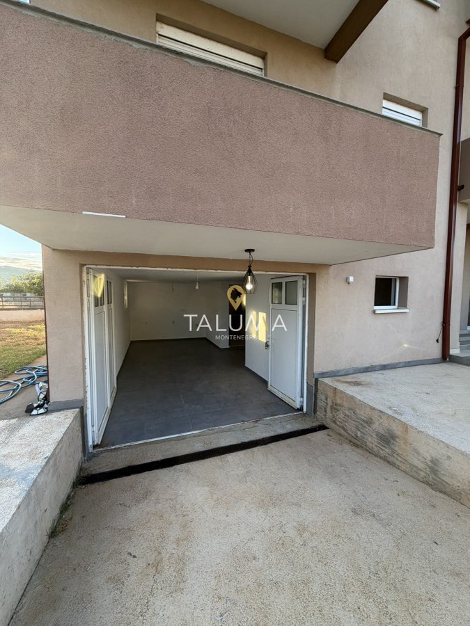 Kuća, 270 m², Donja Gorica, Podgorica – fotografija 3