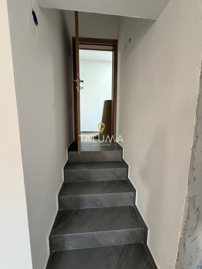 Kuća, 270 m², Donja Gorica, Podgorica – fotografija 5