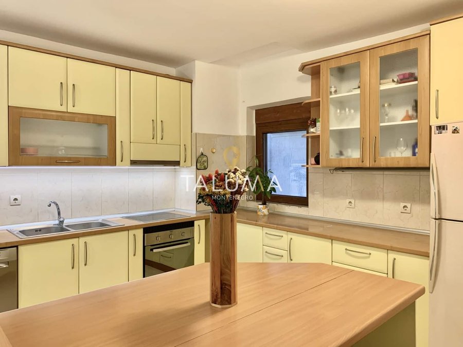 Trosoban stan, 110 m², Gorica C, Podgorica – fotografija 2
