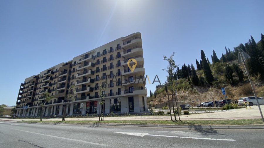 مساحة تجارية, 126 m², Ljubović, بودغوريتسا