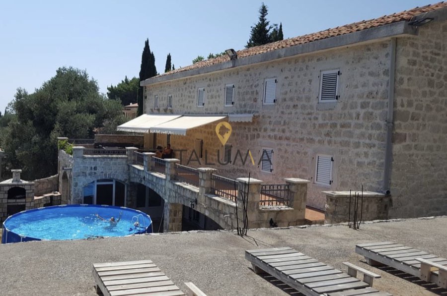 Zgrada spolja – Kuća, 437 m², Reževići, Budva (ML 625)