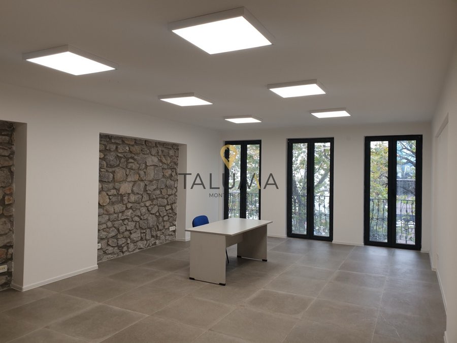 Poslovni prostor, 120 m², Podgorica, centar