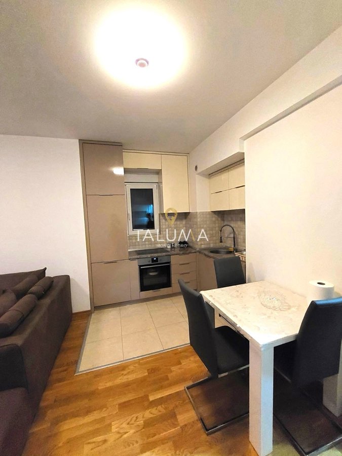 Dvosoban stan, 55 m², Stari Aerodrom, Podgorica – fotografija 2