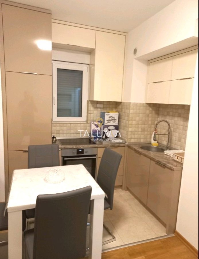Dvosoban stan, 55 m², Stari Aerodrom, Podgorica – fotografija 3