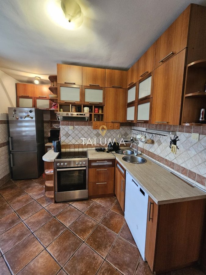 Kuća, 300 m², Masline, Podgorica – fotografija 3
