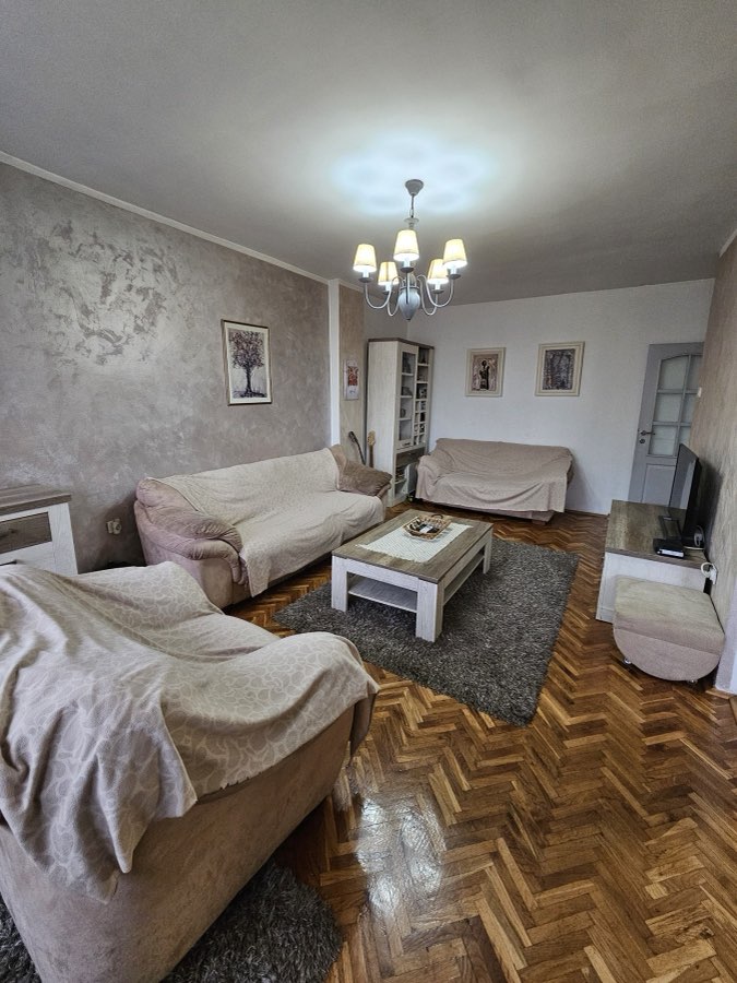 Trosoban stan, 100 m², Pejton, Podgorica – fotografija 2