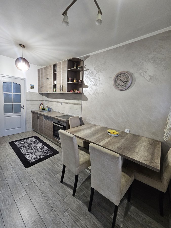 Trosoban stan, 100 m², Pejton, Podgorica – fotografija 3