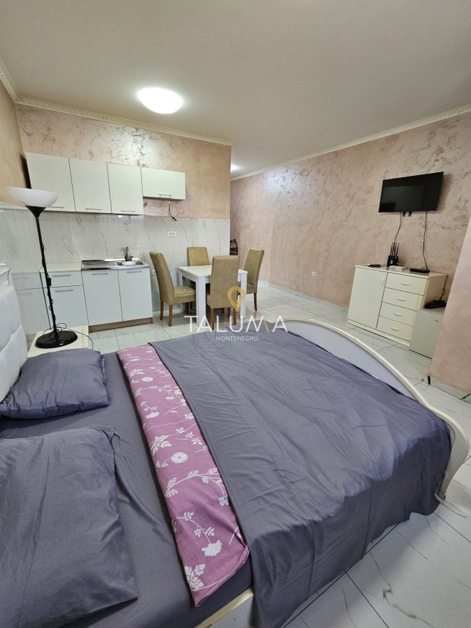 Garsonjera, 29 m², Stari Aerodrom, Podgorica