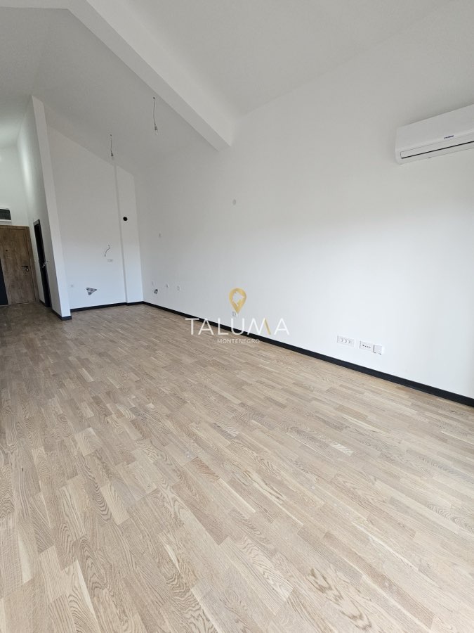 Trosoban stan, 85 m², Gorica C, Podgorica – fotografija 2