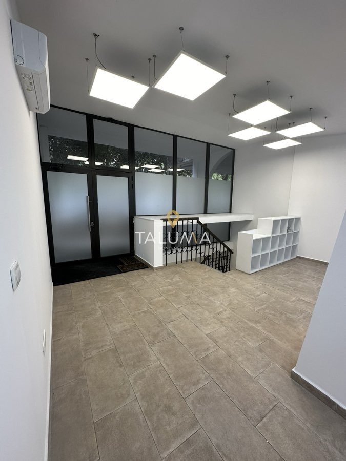 Poslovni prostor, 294 m², Blok 5, Podgorica