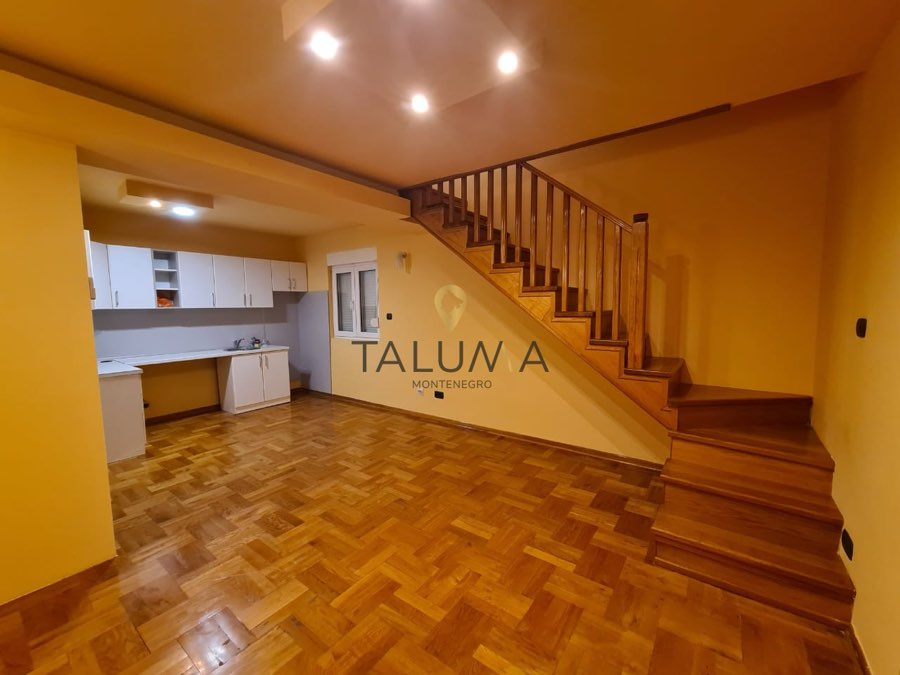 Trosoban stan, 110 m², Zagorič, Podgorica