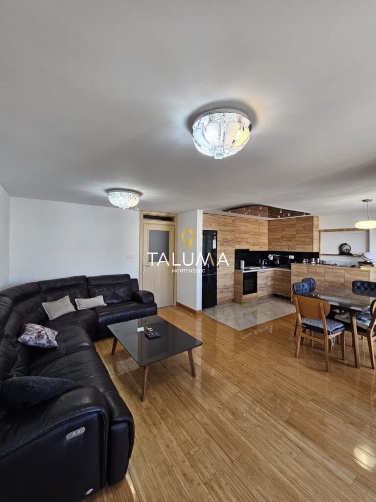 Izdaje se cetvorosoban stan Zabjelo