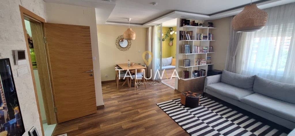 Prodaja, trosoban stan, 89m2, Centar